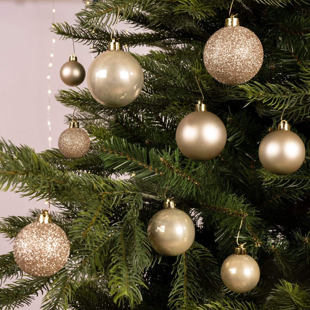 Decoris Kerstballen kunststof mix parel 30 stuks Ø 6 cm