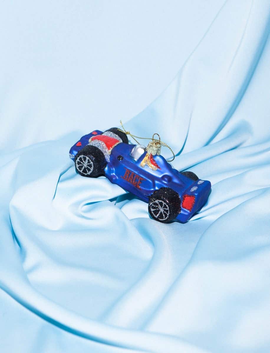 Vondels Kersthanger blauwe race auto 5 cm