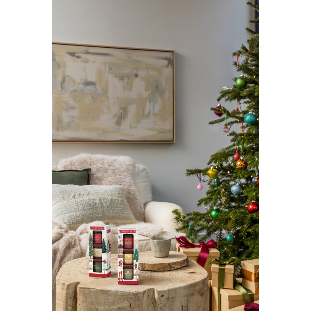 Yankee Candle Apris Ski - 3 filled votive Holiday Party set