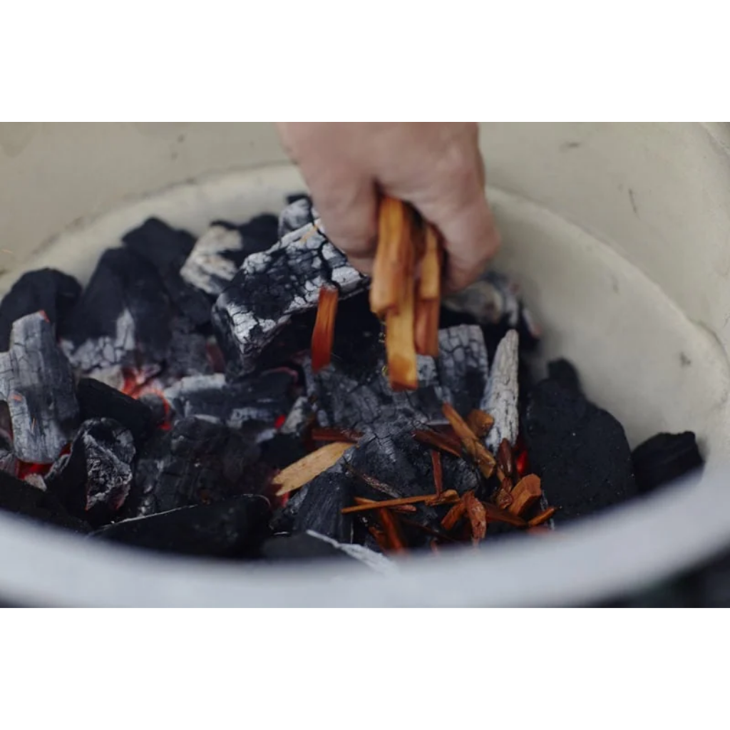 Big Green Egg Oak Wood Chips
