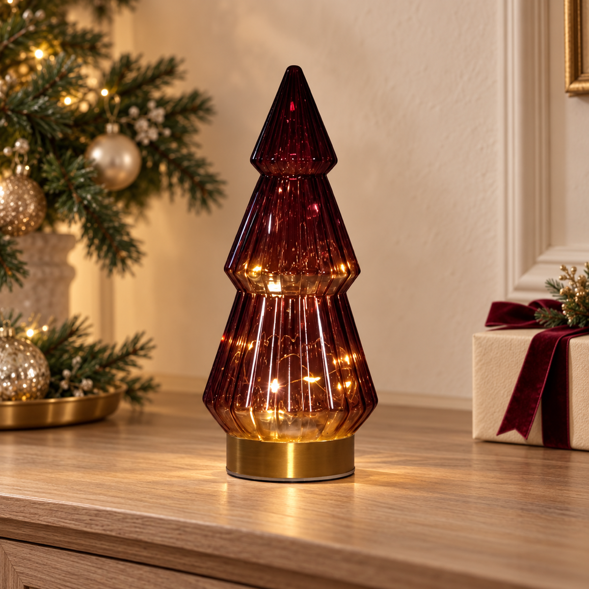 Anna's Collection Verlicht Kerstfiguur Kerstboompje Glas Bordeaux Warm Wit 10 Lampjes 23.5 x 10 cm