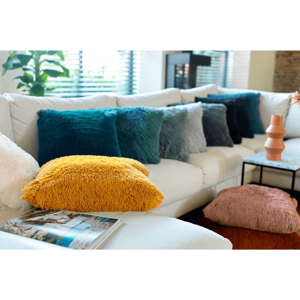 Dutch Decor Sierkussen Fluffy golden glow 45 x 45 cm
