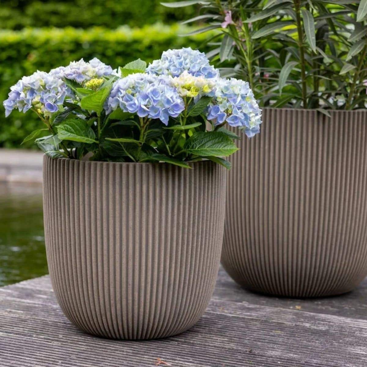 Capi Europe Bloempot Groove Warm Taupe 43 x 41 cm