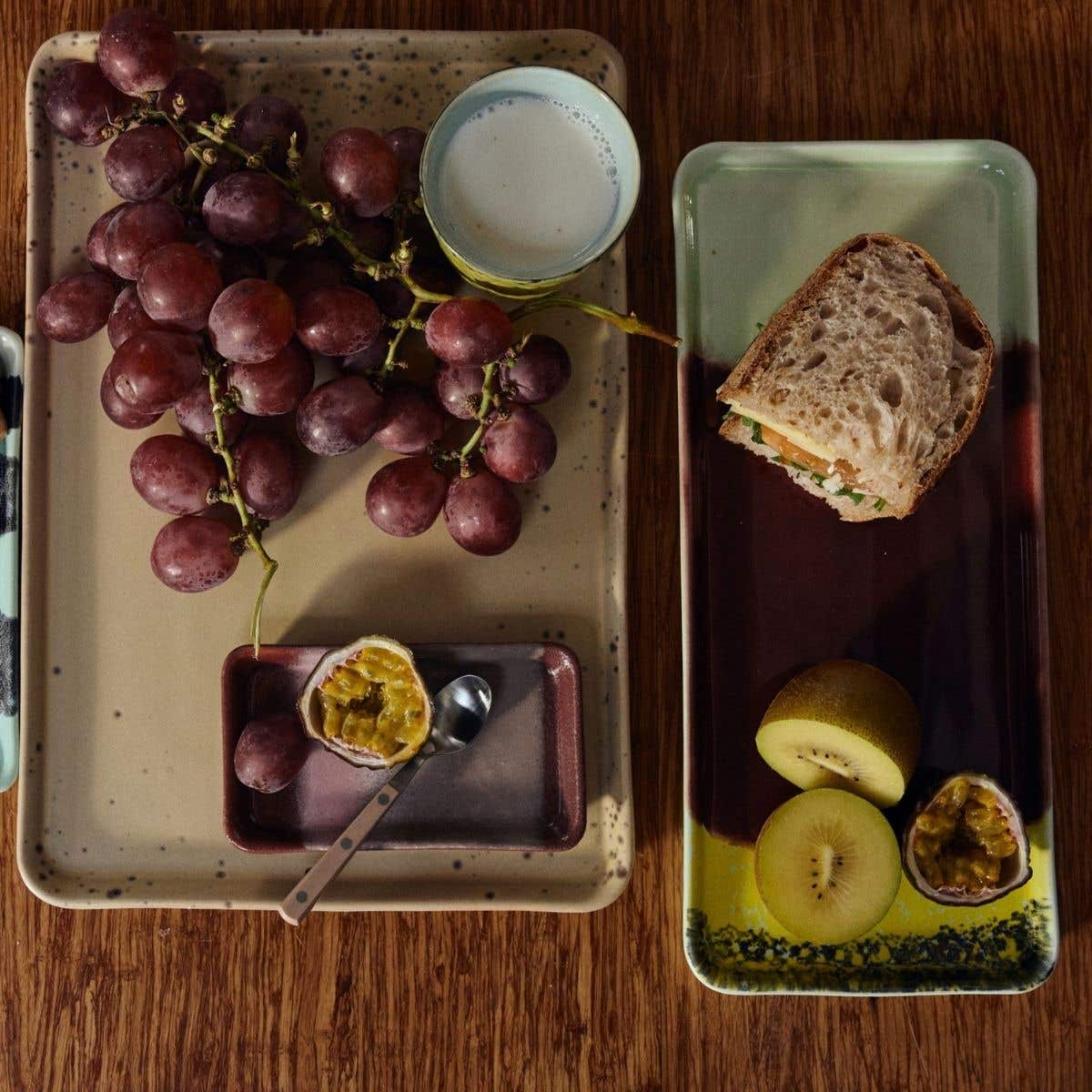 HKliving Cakeschaal 70's Ceramics Cherry 31.5 x 13.5 cm