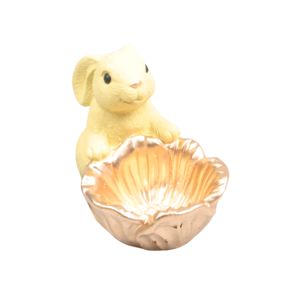 Paashaas met schaal geel 16.5 x 11.5 x 13 cm