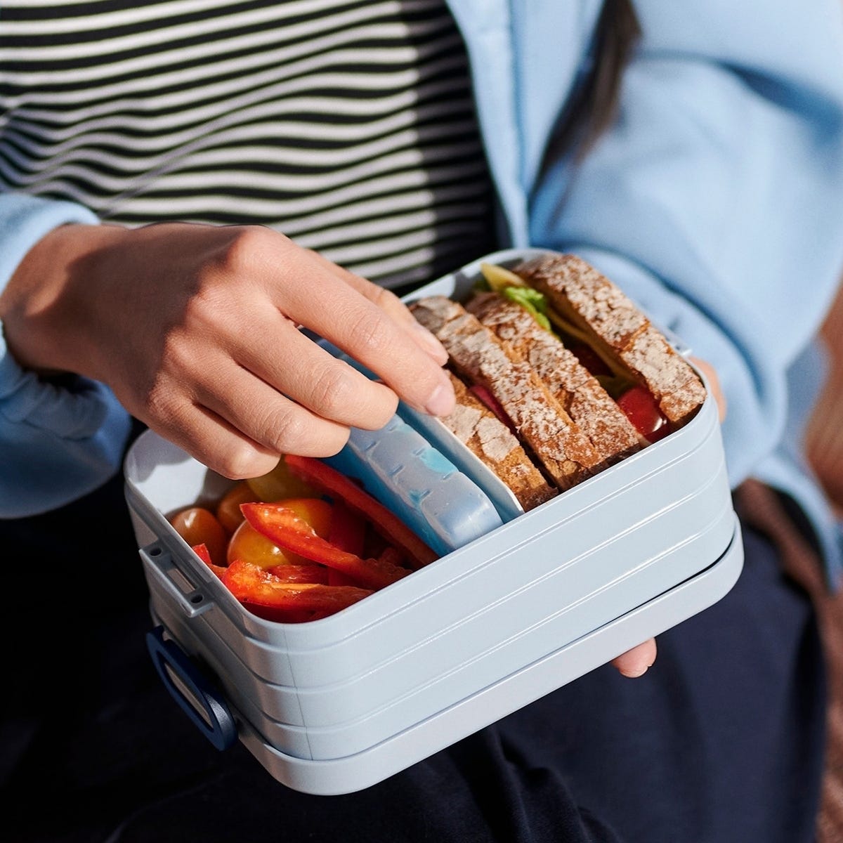 Mepal Lunchbox Take a Break Midi - Nordic Blue - 18,5 x 12 x 6,5 cm