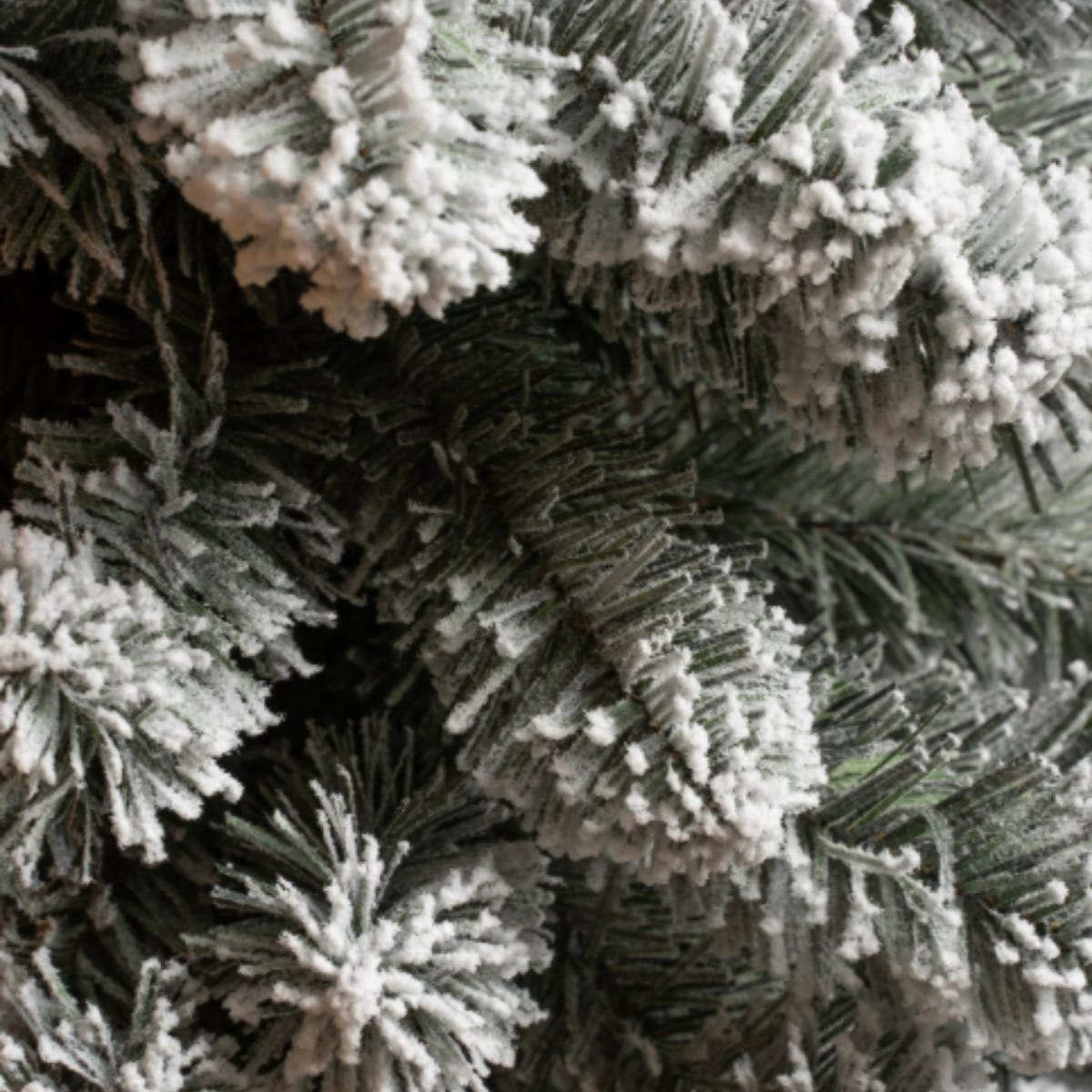 Black Box Trees Kunstkerstboom Charlton Wit met Sneeuw 185 x 53 cm