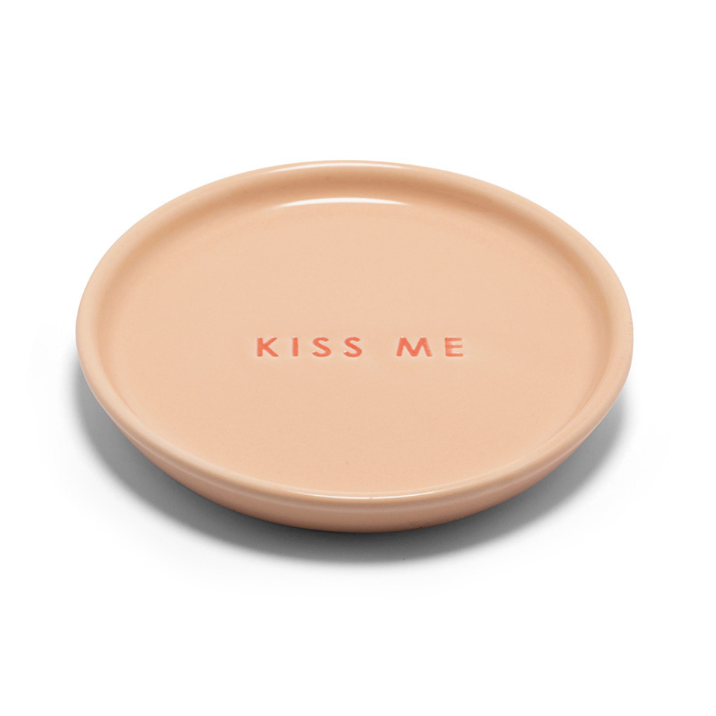 Vondels Ceramic petit four plate kiss me camel ø8.5 cm
