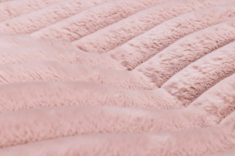 Designed by Lotte Ribkussen Reza rond roze 95 cm