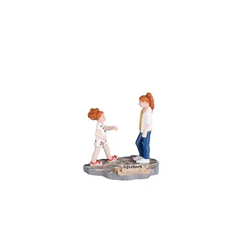 Efteling -bezoeker: “Waar gaan we nu heen?” 6 x 4,5 x 6,5 cm