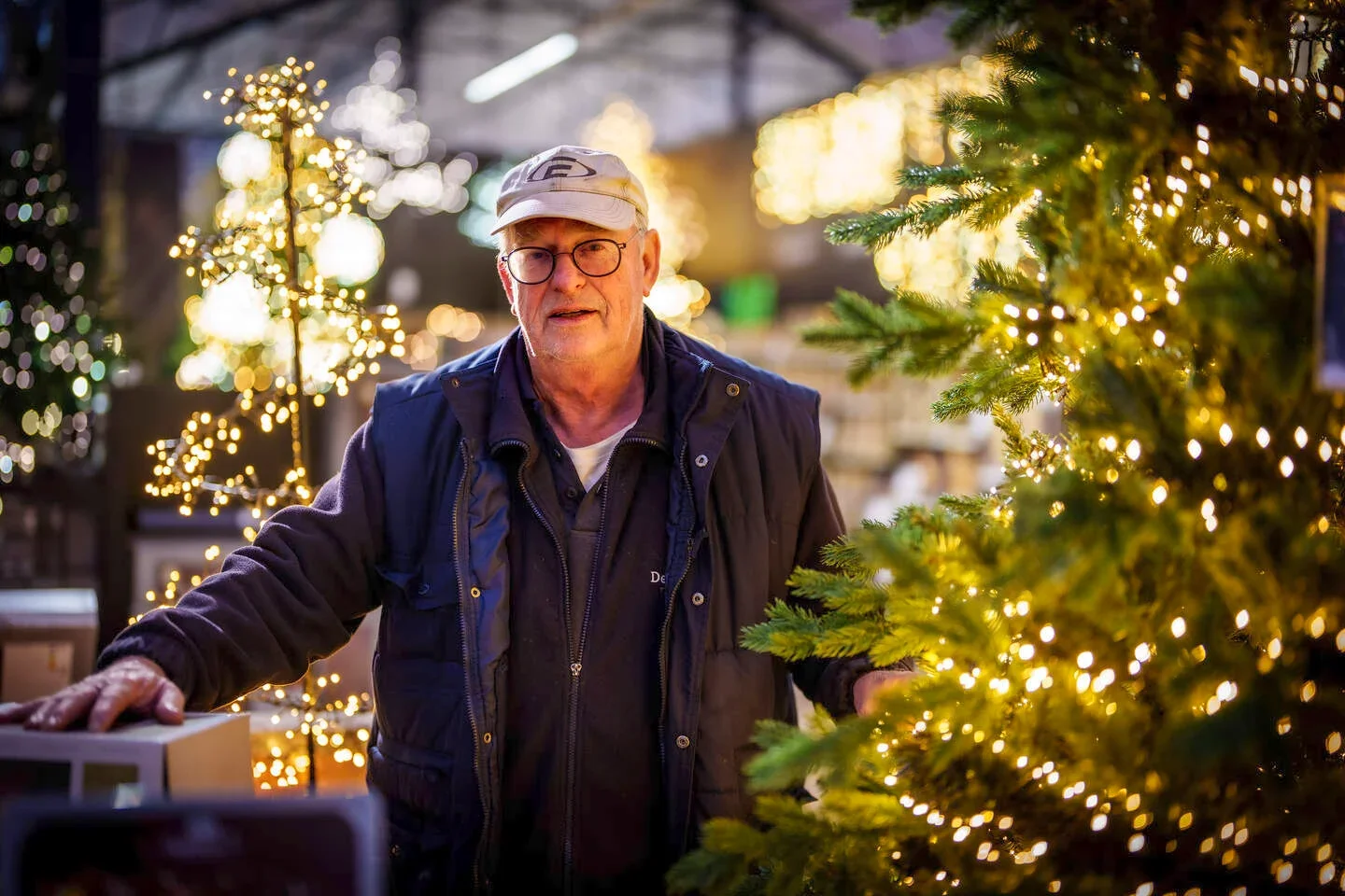 Koos van Haaster is eigenaar van tuincentrum De Bosrand © Foto Hielco Kuipers