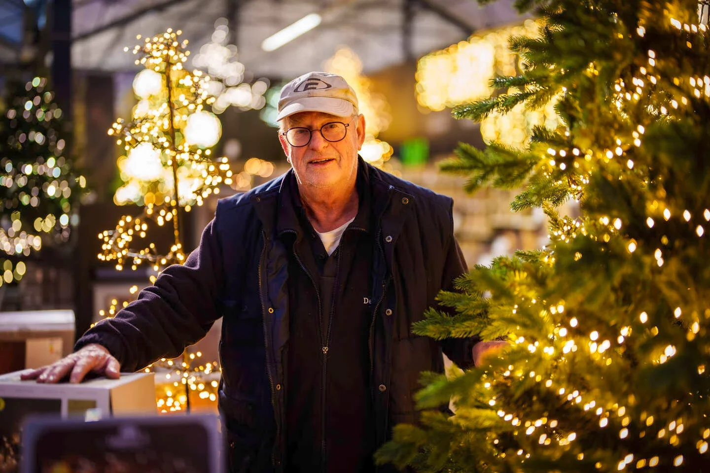 Koos van Haaster is eigenaar van tuincentrum De Bosrand © Foto Hielco Kuipers
